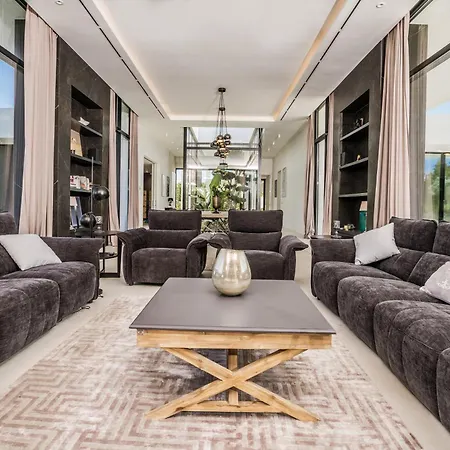 Casa Julia - Luxury And Modern 5 Bedroom Villa *