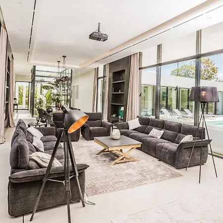 Villa Casa Julia - Luxury And Modern 5 Bedroom