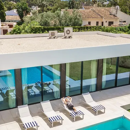 Casa Julia - Luxury And Modern 5 Bedroom Villa *