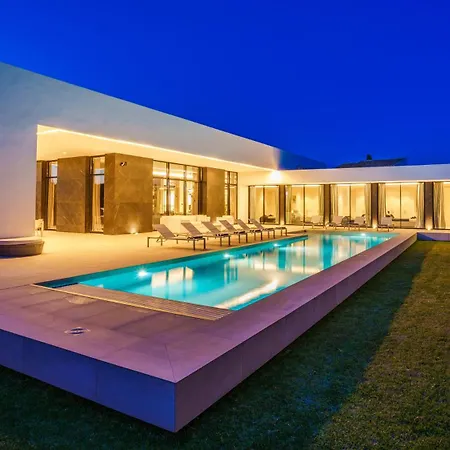 Casa Julia - Luxury And Modern 5 Bedroom *