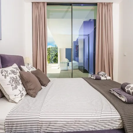 Villa Casa Julia - Luxury And Modern 5 Bedroom *