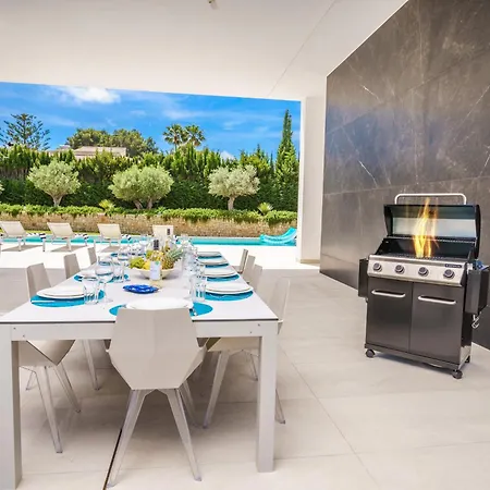 Casa Julia - Luxury And Modern 5 Bedroom Villa *
